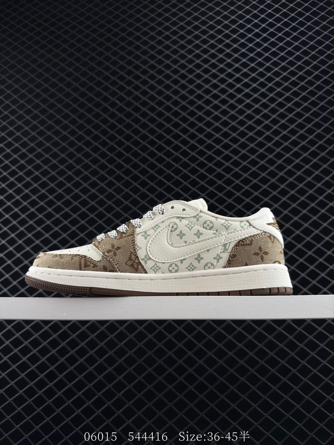 Travis Scott x Air Jordan 1 ” Reverse Mocha “